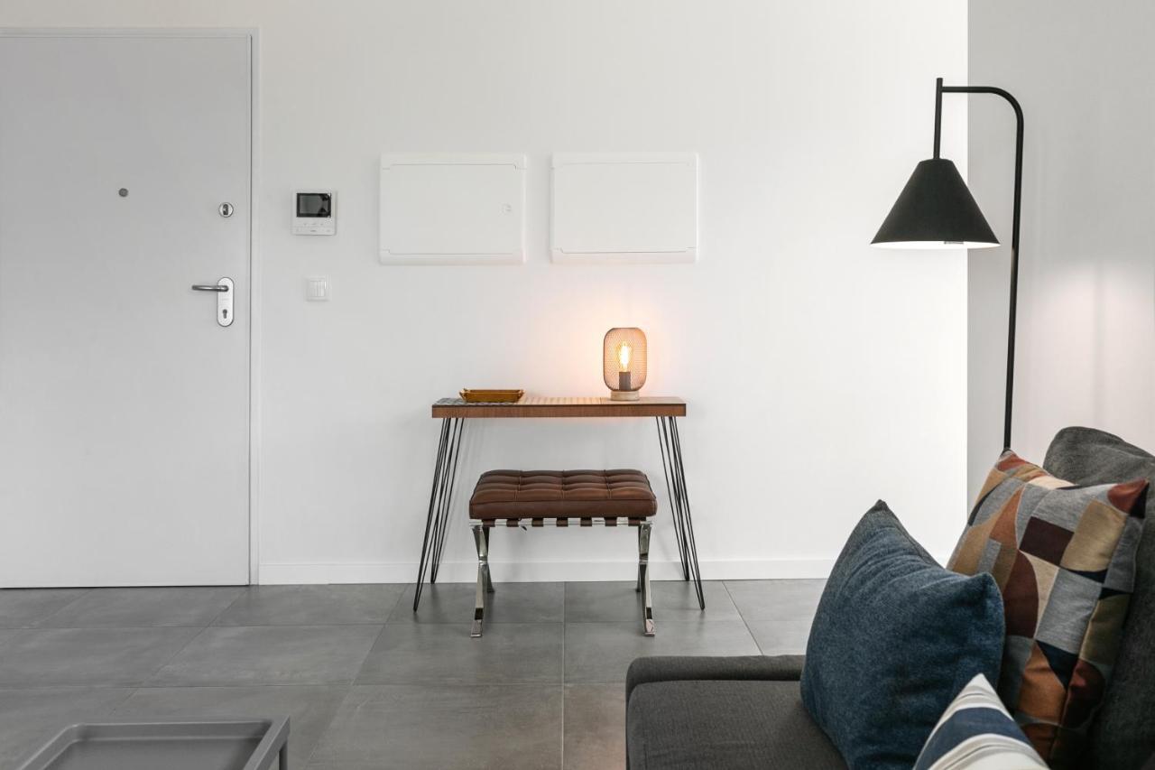 Sea View Apartment *